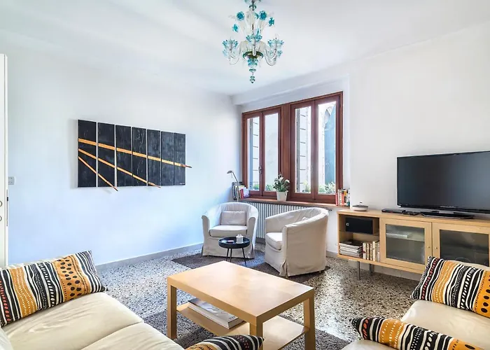 Acquarello - Like At Home In Heart Of Venice